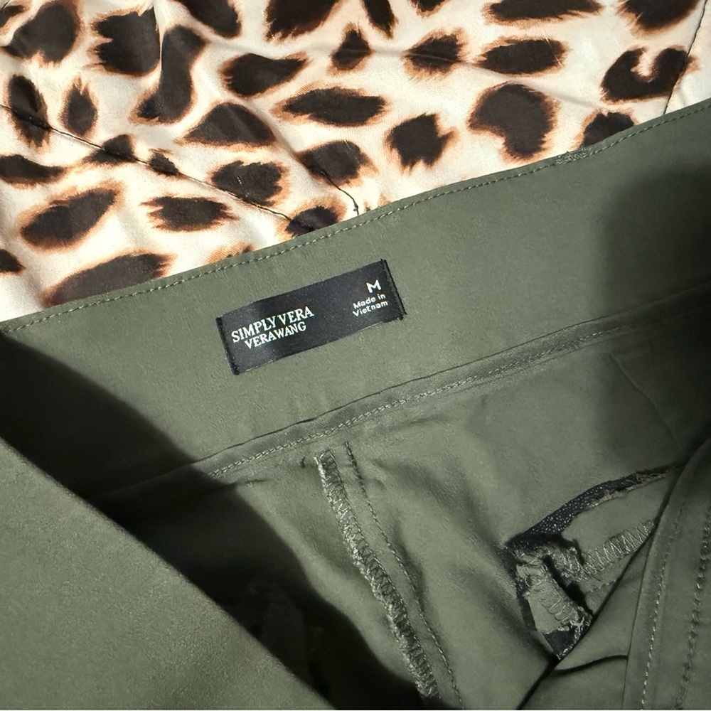 ✨Simply Vera VeraWang Stretchy Pants✨ - Picture 2 of 6